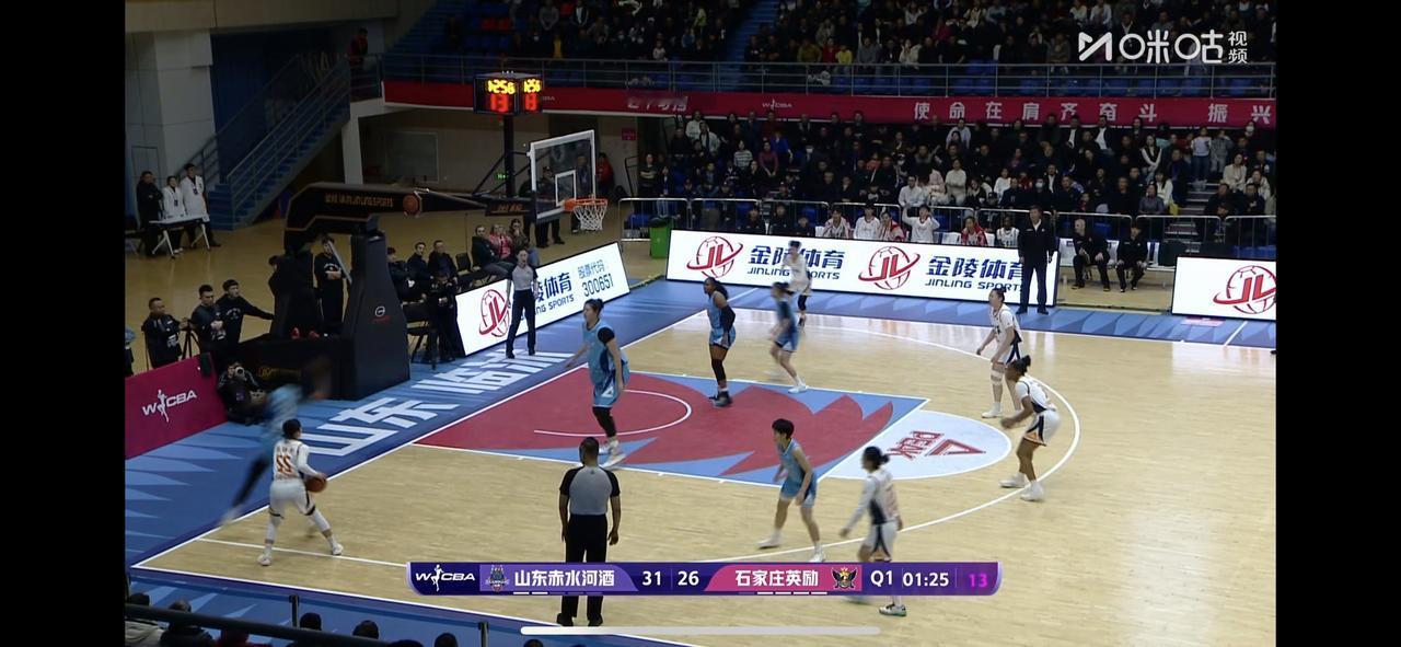 张子宇的确还需要适应，没去集训是对的！今晚山东女篮的三分球依旧很稳，甚至比上