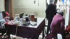 那个打93岁老母亲的杨某中，打完母亲后嘴里还一直在骂“老不s的东西”，这是什么混