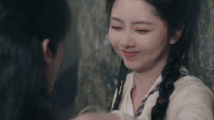 谭松韵一哭我鼻子一酸在谭松韵的表演词典里，“悲伤”是一个多义词。它可以表现为放