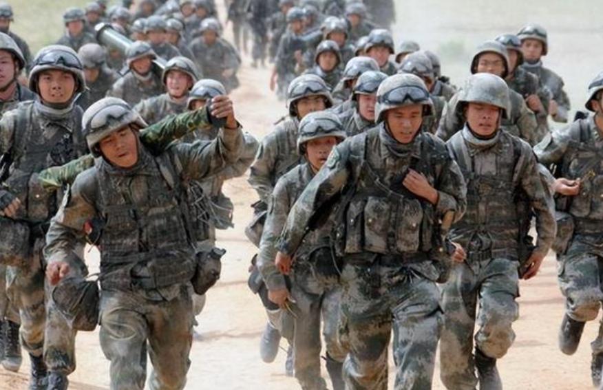 部队也开始内卷了？一个当了12年兵的兄弟，退伍回来第17天，简历投出去几十份，回