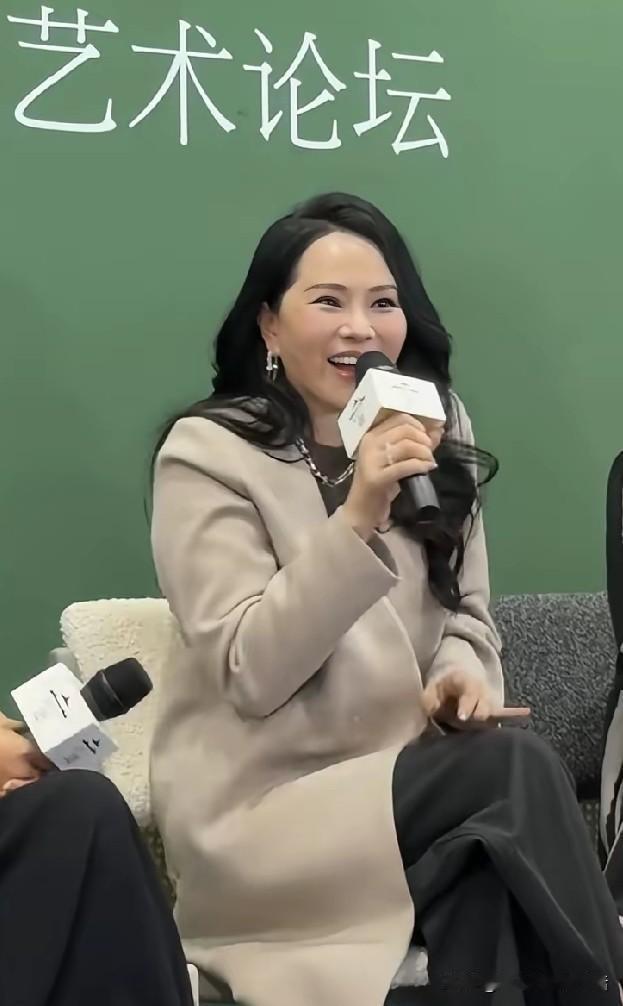 哪有冻龄美女？只有精修图美女！所以千万不要相信某些人像吃了防腐剂一样，可以长