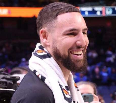 队记：独行侠愿意听取关于克莱的报价。克莱就剩下1700万的合同，就克莱这名字来