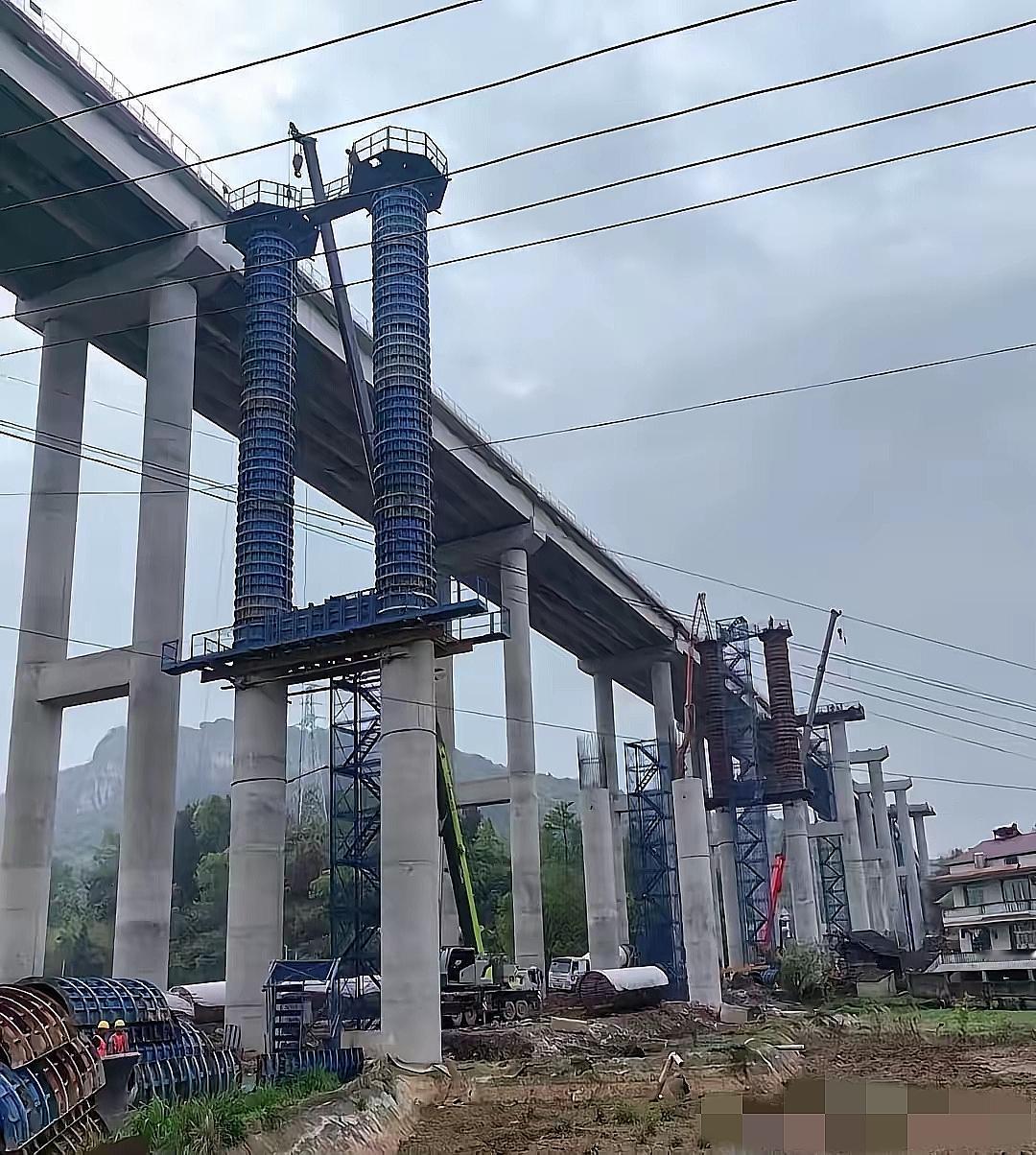 表哥在云南的路桥工程去年已完工，至今仍有400万尾款未结，还拖欠工人工资50