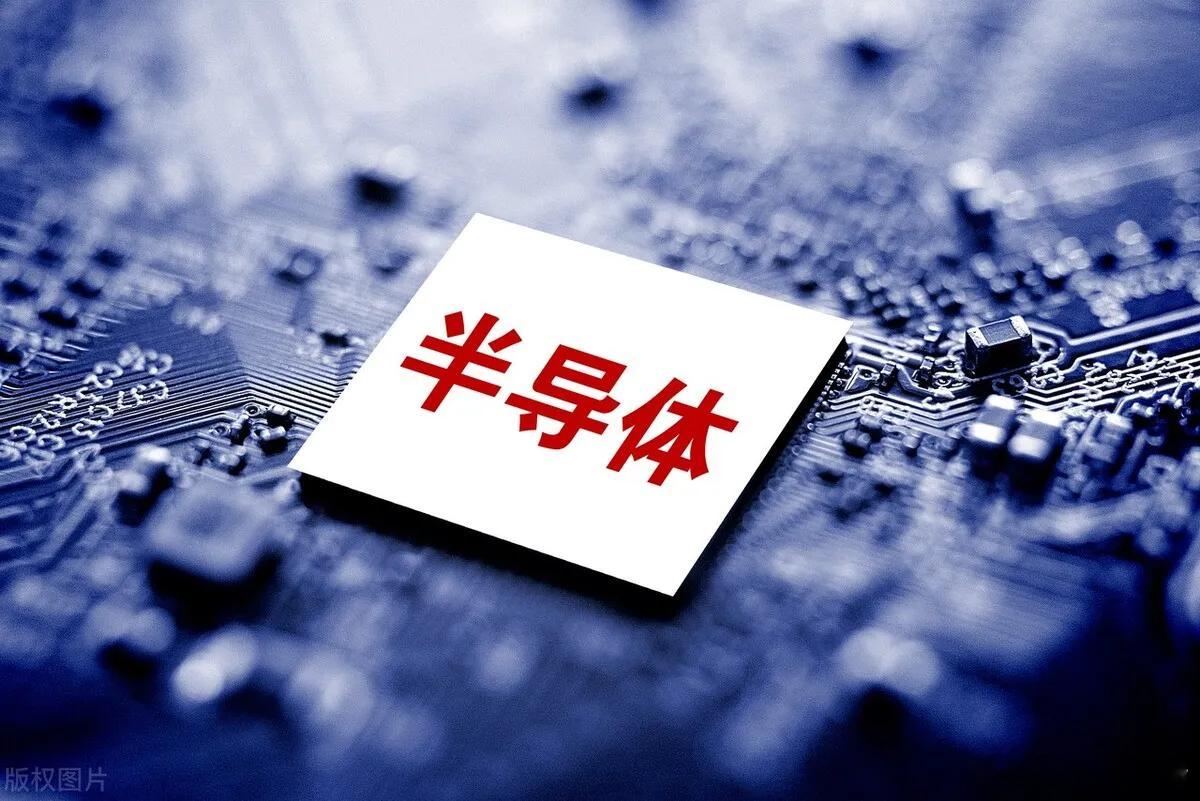 大科技方向逼空上涨，很多场外的人开始管不住手了。首先我们必须承认：很多人都踏空了