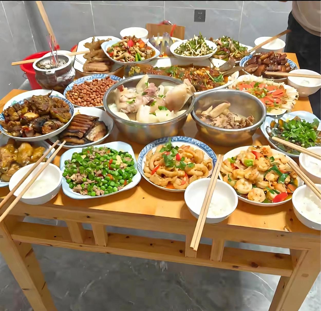 看看来嫂子家嫂子准备的晚餐