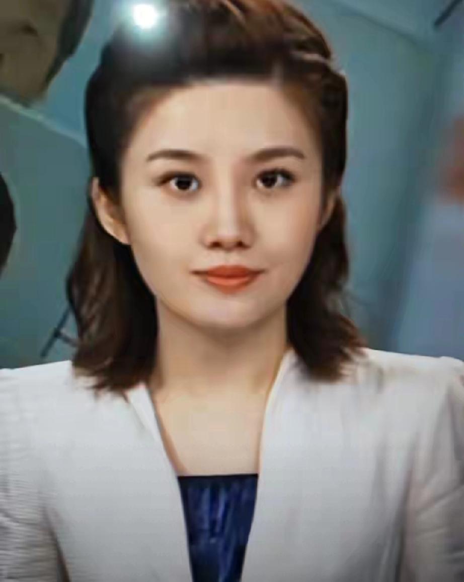 身家几十亿偏上央视夜班，山东姑娘郑子可活成人间清醒山东济宁姑娘郑子