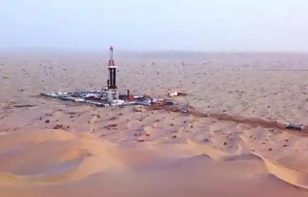 沙漠下面几乎全是石油，我国缺油年年大量进口，那为啥不开采呢？就拿塔克拉玛干沙漠来