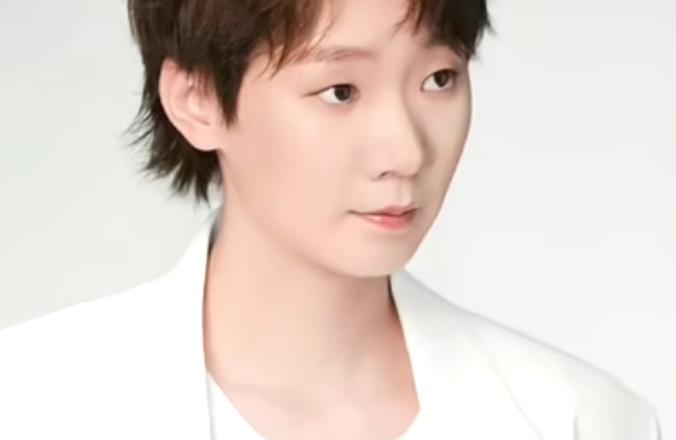 曼昱4:2申裕斌晋级决赛六局比分11:8，11:13，11:1311:6