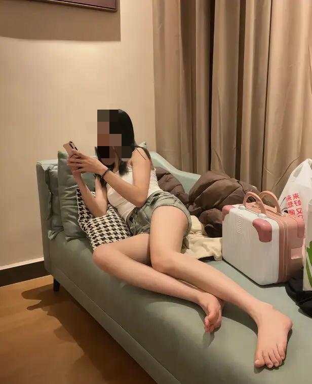 真是要被气死了！小叔子25岁谈了女朋友，起初只是偶尔来家里坐坐，嫂子大度从不计较