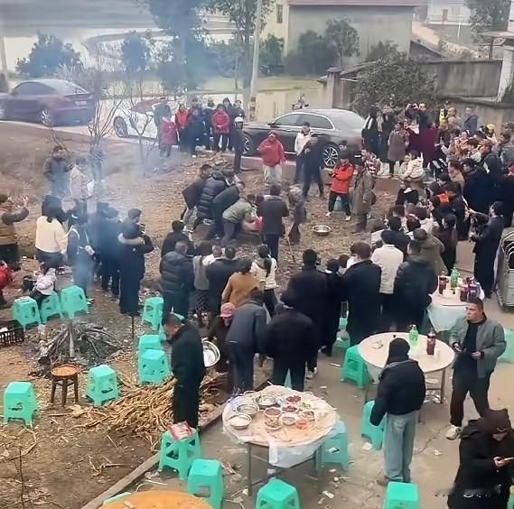 一天涨粉100多万呆呆姑娘的杀猪宴，受益最大的，不是合川文旅，也不是呆呆的美甲