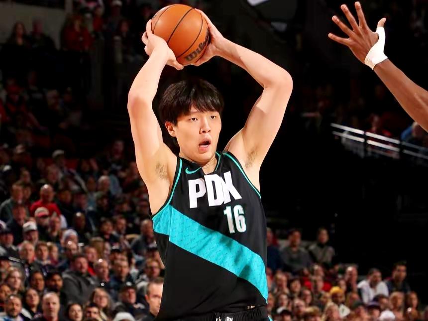 今天的10分钟表现，标志着杨瀚森NBA迈上新台阶杨瀚森今天又获得了10分钟的