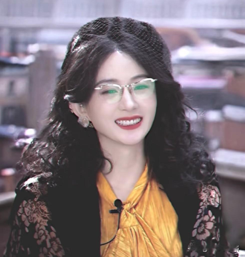 赵丽颖啊赵丽颖，这次真的让人服气了。拿奖不算新鲜事，但欧洲世界电影节那个