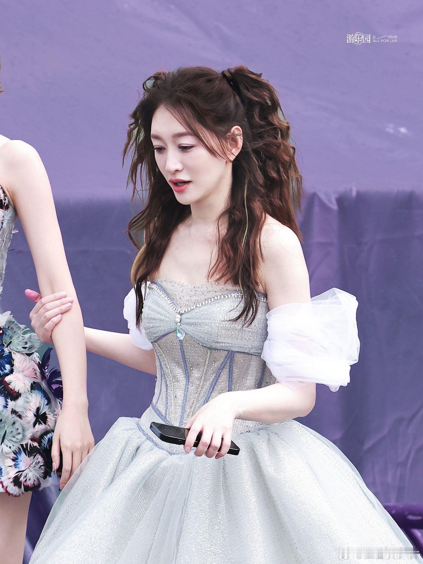 正式确诊为办公室李小冉打工人确诊办公室李小冉，始终保持满满热忱。踏实努力不摸鱼，