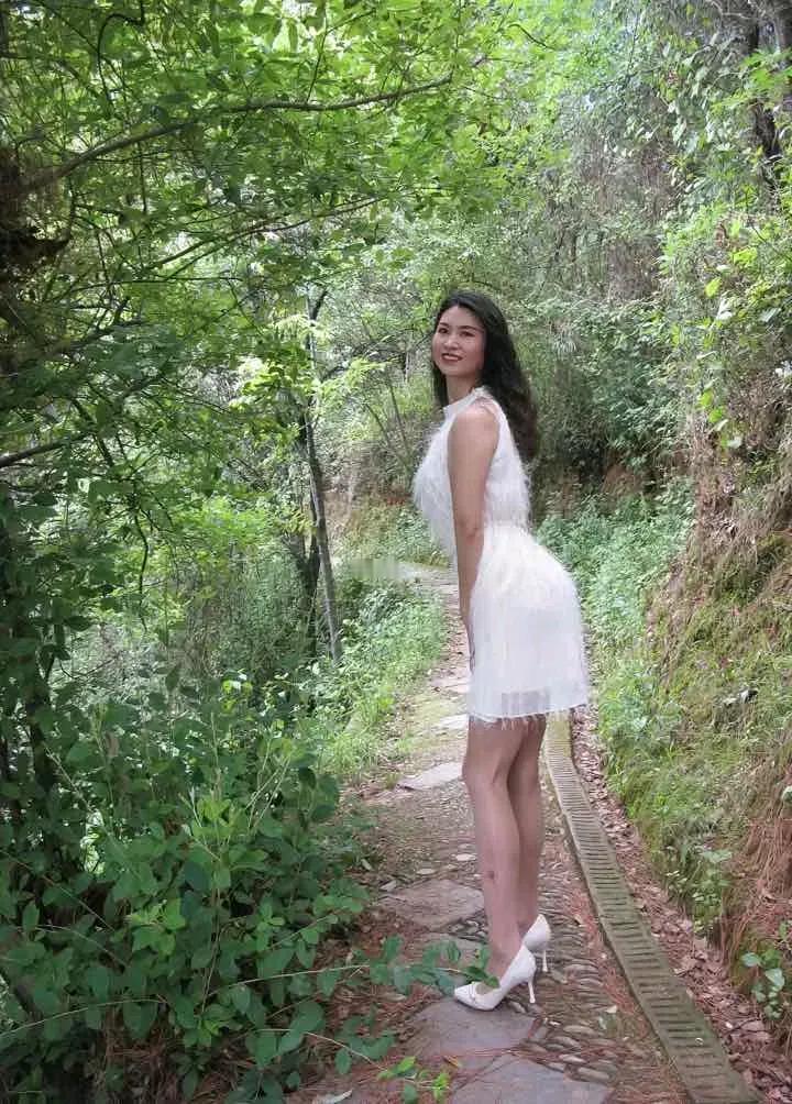 女人如何穿出含蓄的性感?