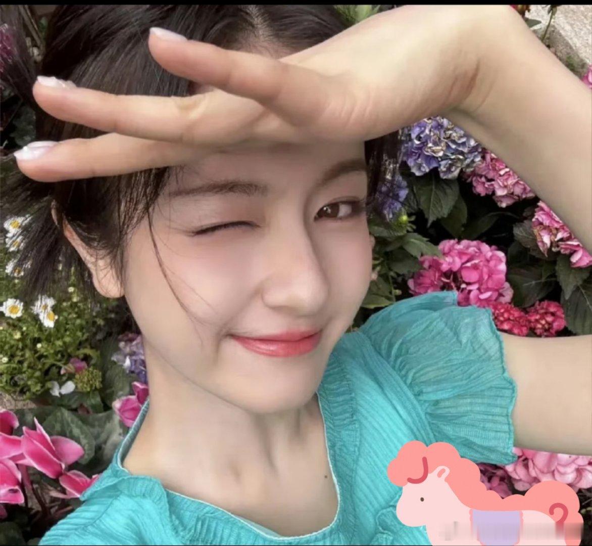 #李兰迪#生日快乐#童心未泯#，温柔有光，自在如风，新岁继续向好而游。​