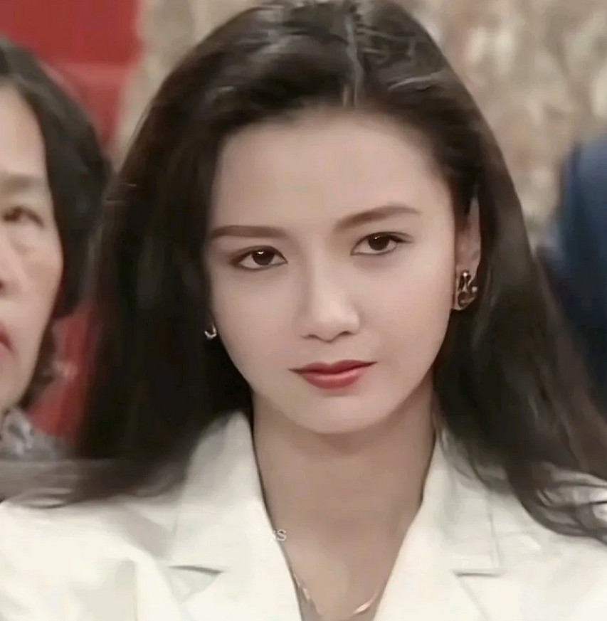 吴君如曾问曾华倩：“你和梁朝伟当年为啥分手？是因为第三者，还是彼此不够成熟？”