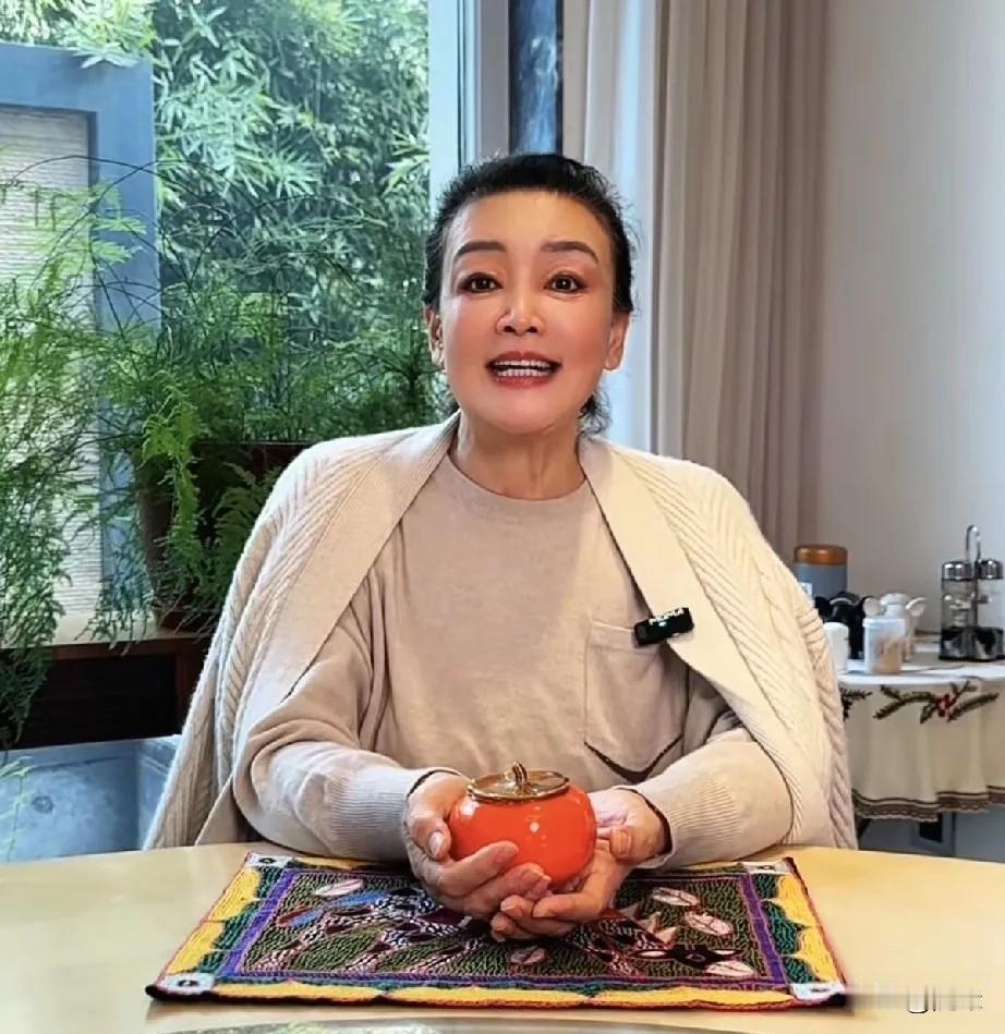 张兰更新动态马筱梅在湾湾待产，汪小菲也已经到湾湾和老婆孩子一起过大年，张兰一个