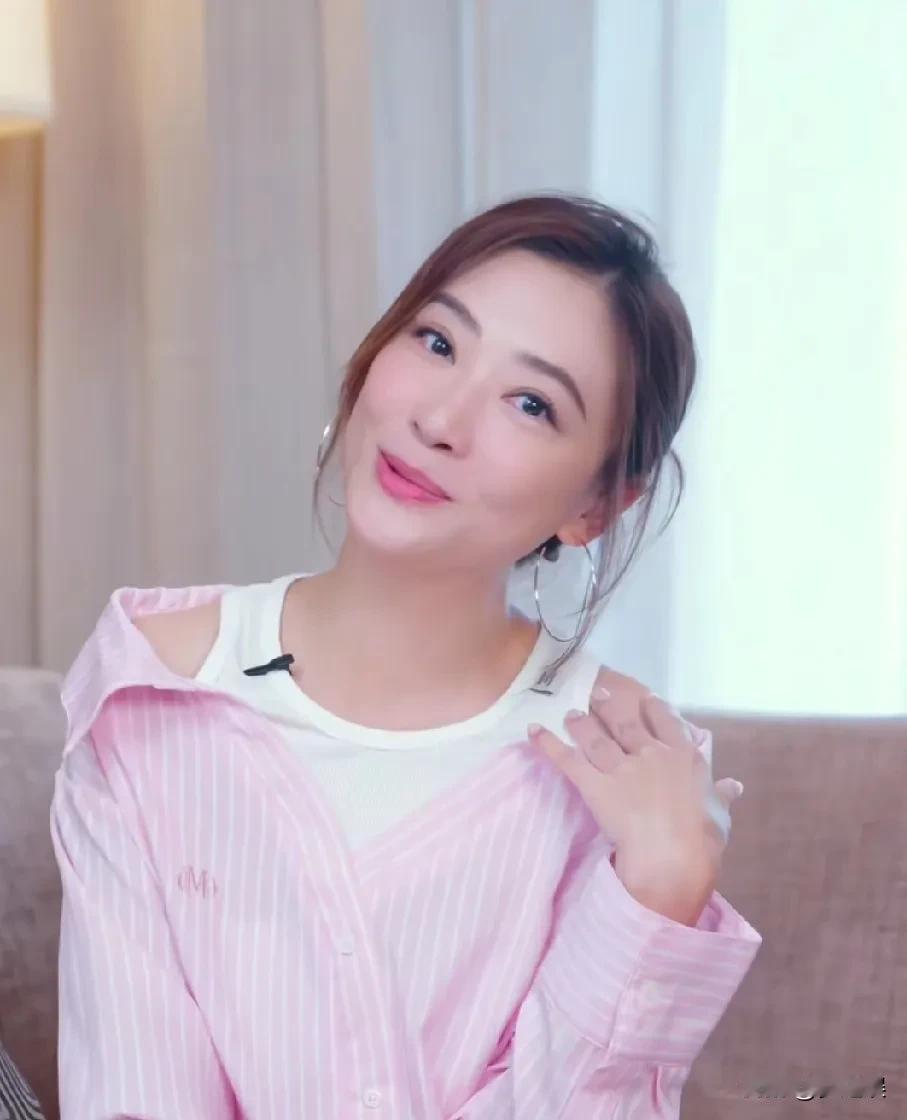 应采儿，自由了，两个神兽都去学校了，我要做女神了，哈哈，点餐开始，要大餐一顿了，