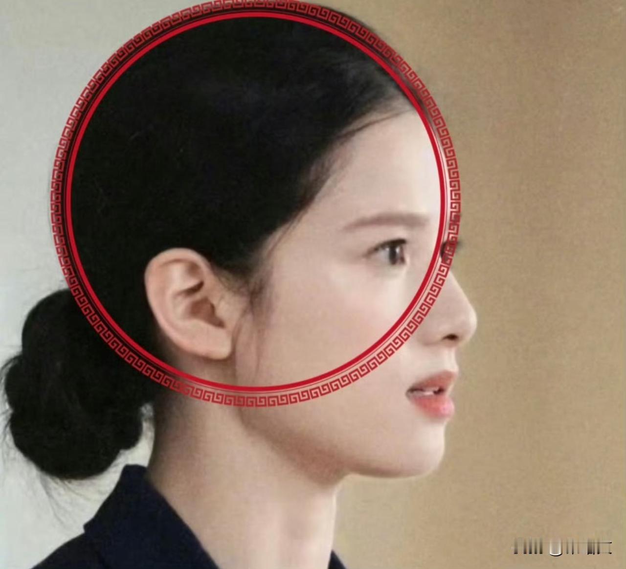 张婧仪的头型太绝了！网友调侃“没睡过觉”，圆头真相藏着育儿经国庆期间，张婧