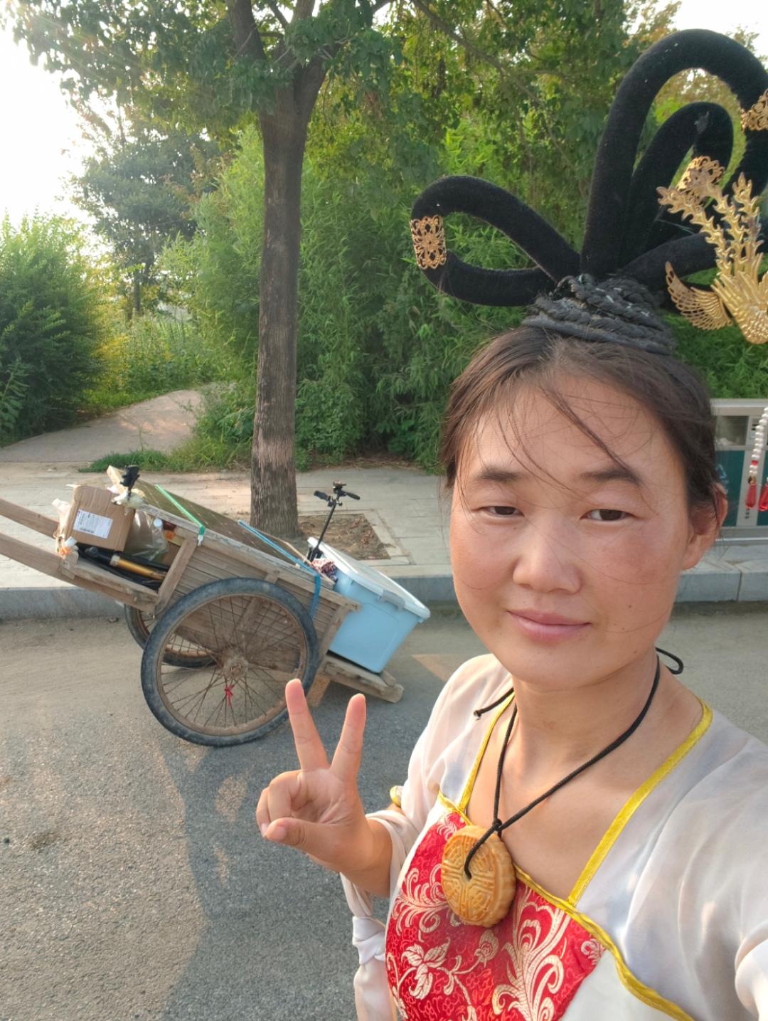拉架子车徒步尼泊尔竟然还有桃花缘终于到驻马店西平县境内突然觉得车子好重一检