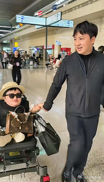 李喜梅怀孕决定跟大双生个女儿，这背后可是一路的艰辛。她身高不足一米，为了这个孩子