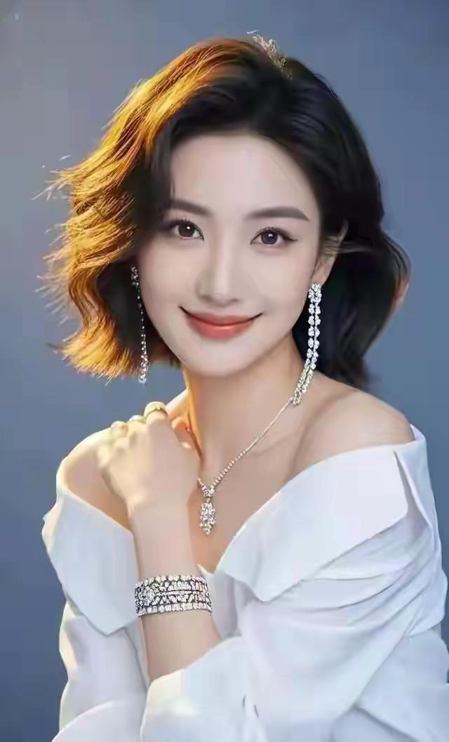 绝色佳人，倾国倾城，优雅端庄，花容月貌，天生丽质，蕙质兰心。