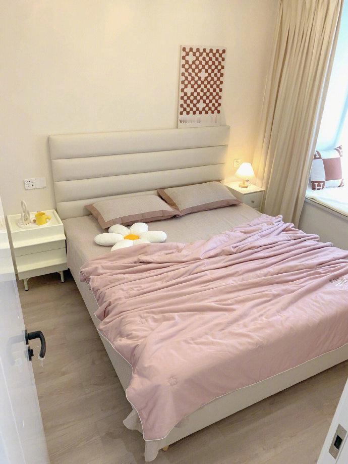 75平的小三居虽不大，却功能齐全，紧凑而不失温馨。