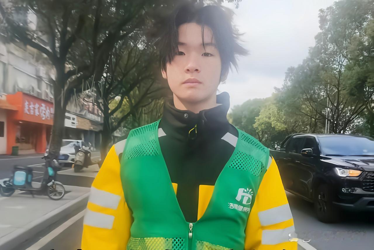 19岁的叶文斌，太犟了！在云南，边防苦劝他，说对面是诈骗陷阱，他不听，边防联系了