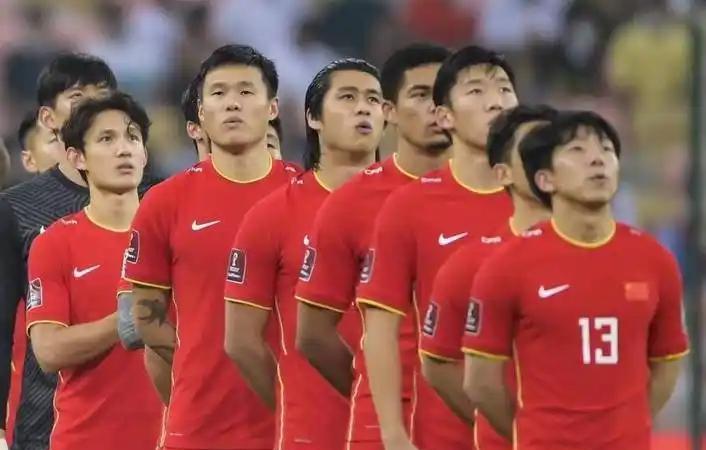 终于明白了！为什么中国男足那么烂，也不解散。据说，中国足协大大小小上上下下男男女