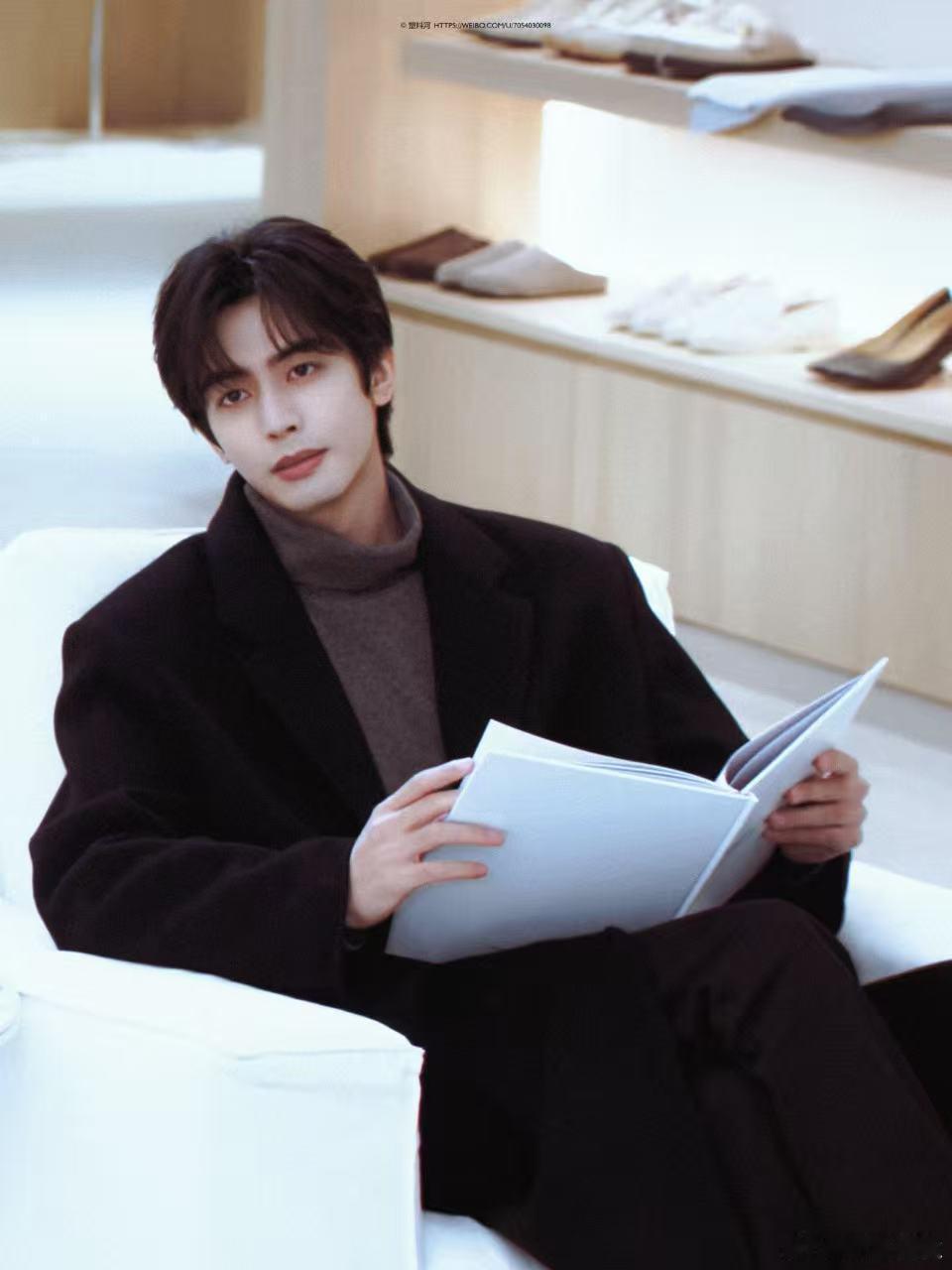 终于懂了为什么大家喜欢宋威龙见面会手写纸片当彩带洒向粉丝，16岁出道只为替爸妈