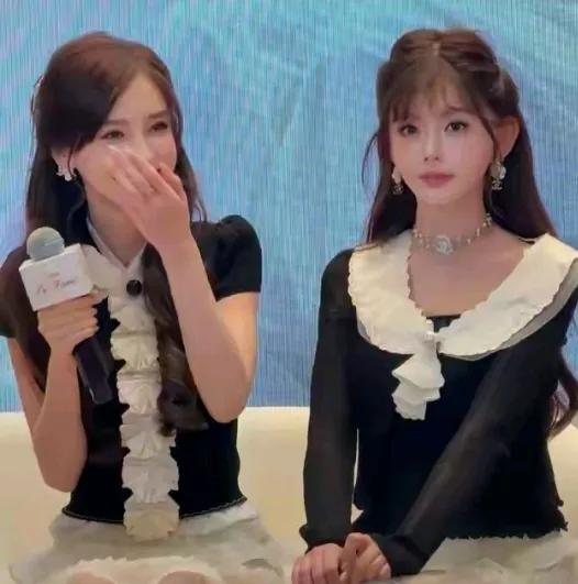 她回归到了本来的圈子！看她现在的圈子跟造型一股“网红风”离开了小明，回归