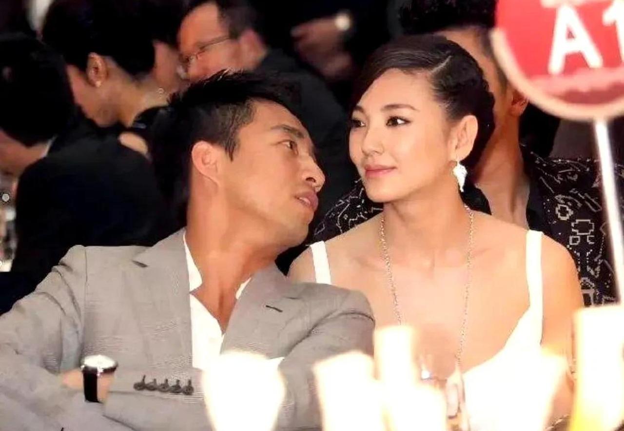 2010年，张雨绮直接闯进兰会所，当着很多人的面给了男友汪小菲一记耳光。回去的路