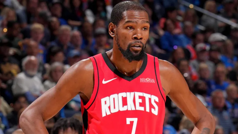 什么样的控卫才能让杜兰特不被包夹不失误不是缺控卫的问题，缺控卫打了一个赛季