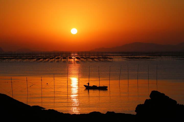 老师涨工资假新闻关于“老师涨工资”的假新闻，近期网络上流传的一些信息存在夸大或虚