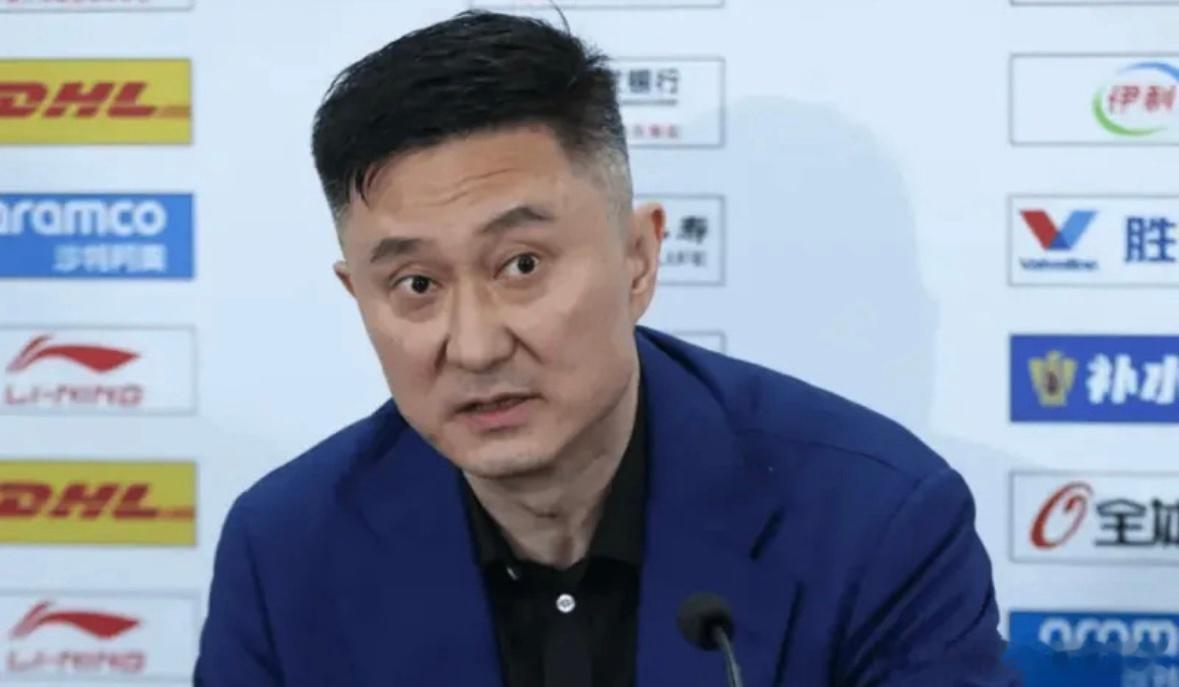 杜锋赛后谈出局：没有遗憾，输赢都是收获广东男篮止步季后赛，赛后杜锋指导被问到是否