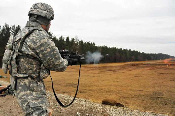 每天认识一件兵器M203榴弹发射器M203榴弹发射器是美国陆军装备的单发下挂式