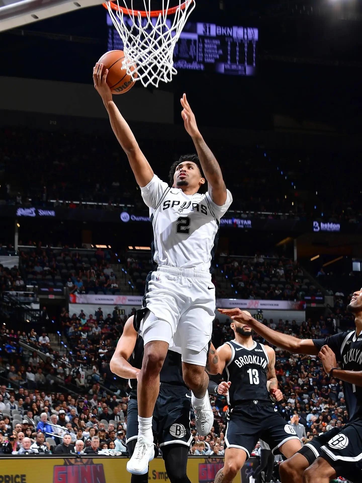 🔥超级天赋！迪伦-哈珀Ins晒个人赛场照与球迷分享分享一则记者对于哈珀的评价：