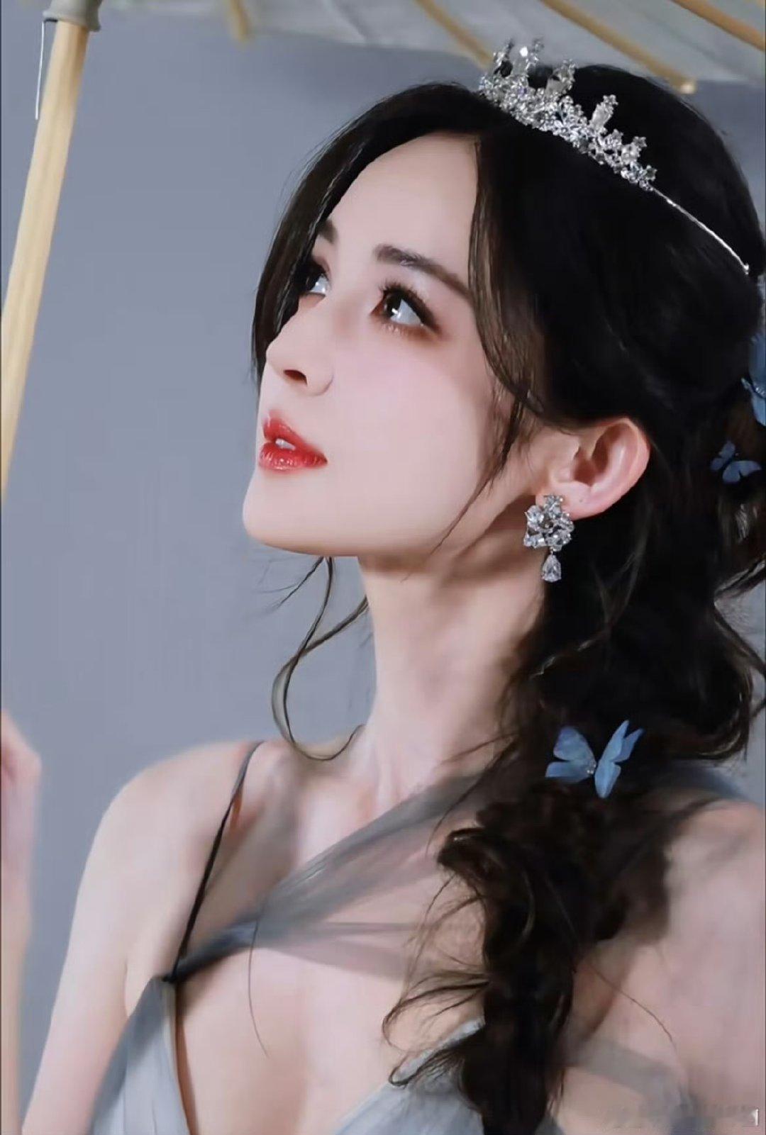 娜扎劝班笑晕！网友求娜扎批假不上班，姐直接霸气拒绝，没关系，我的心愿：娜扎天天