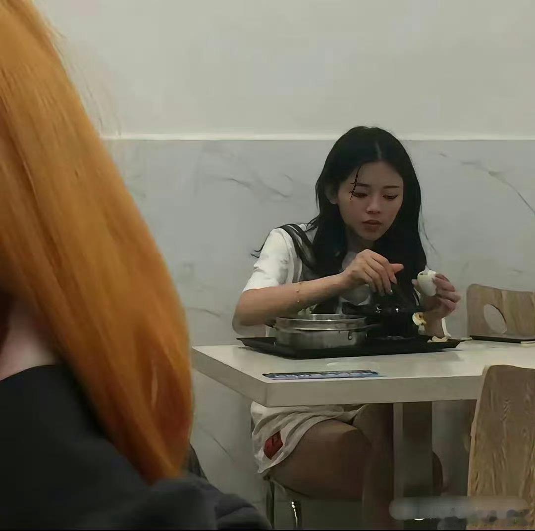 当初厂里的杨超越，谁能想到未来会成为顶流