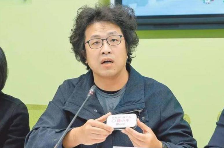 跑挺快！沈伯洋到德国了！沈伯洋到了德国站在议会门口说看吧，我没被限制