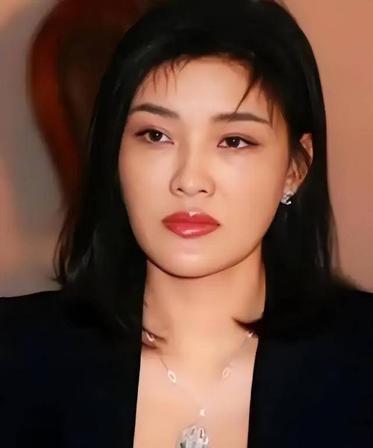 白婉婷人间蒸发！逃亡背后的抉择：保孩子还是保自己？2026年2月2日，白应苍