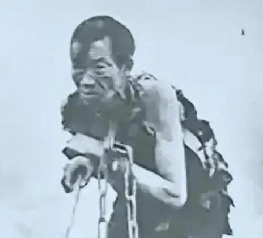 1949年，西宁解放那天，一个放牛奴瘸着腿冲进解放军驻地：我是失踪12年的红军副