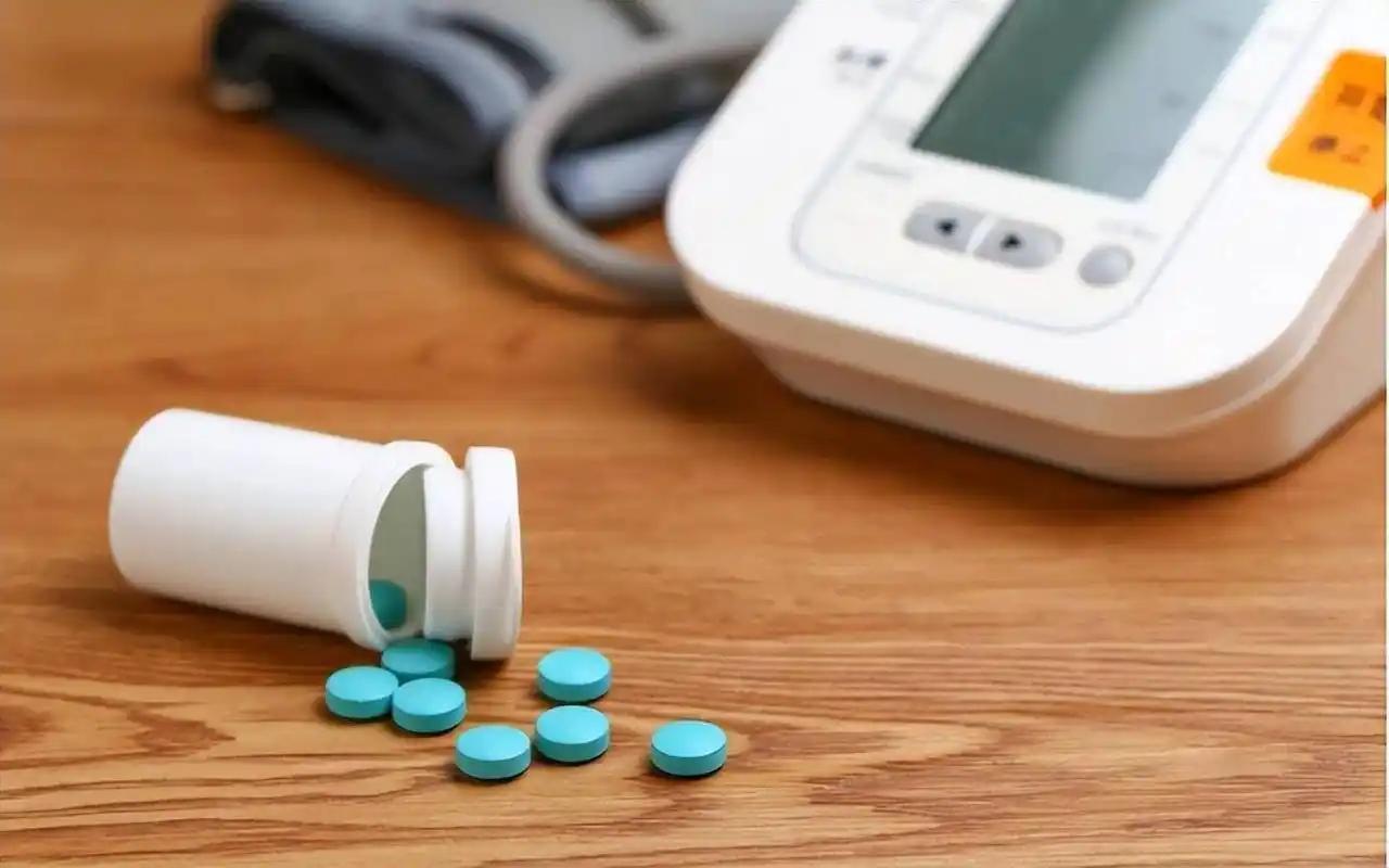 医生再三叮嘱：天气变冷，服用降压药后，请务必注意这5个隐患不少老伙计觉得天凉了