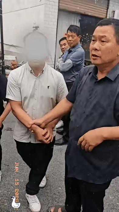离谱！丧事流水席混进陌生人蹭吃三天，主家事后才发现“真是闻所未闻！”自家办