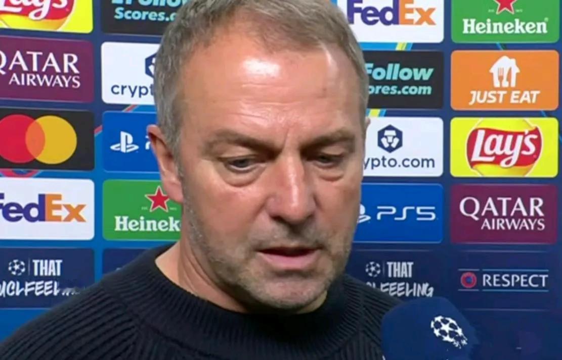 巴萨主帅弗里克非常不满地表示，裁判漏判他们一个点球跟红牌。欧冠1/4决赛，巴萨