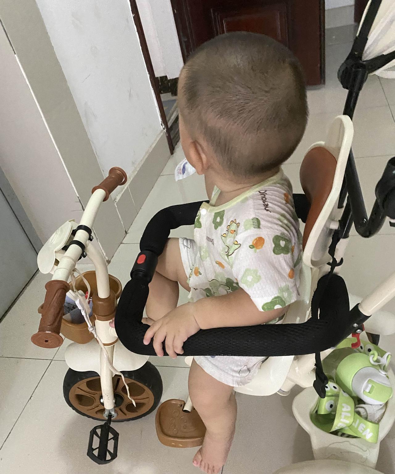 带娃以后才知道：1.一岁以后的宝宝如果喜欢吃饭吃面就让他吃，只要不让他吃太快就