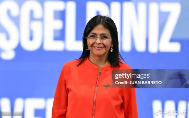 不谈判，不投降针对美国空袭，委内瑞拉发出声明，国防部长表示：「委内瑞拉不会谈判，