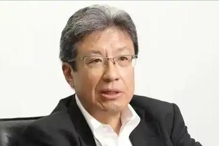 日本政坛老臣今井尚哉，一句话把日本外交的窗户纸捅破了。他说，高市早苗面对美国，完