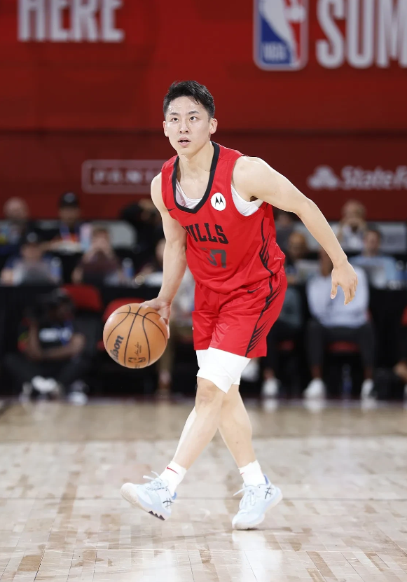杨瀚森得加油了，河村勇辉爆砍15分10助攻两双数据！在刚刚进行的一场NBA夏
