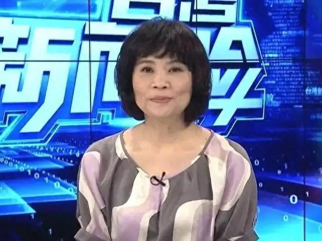 台湾省媒体人陈凤馨表示，按照民调来看，70%以上的台湾地区民众是接受自己是中华民